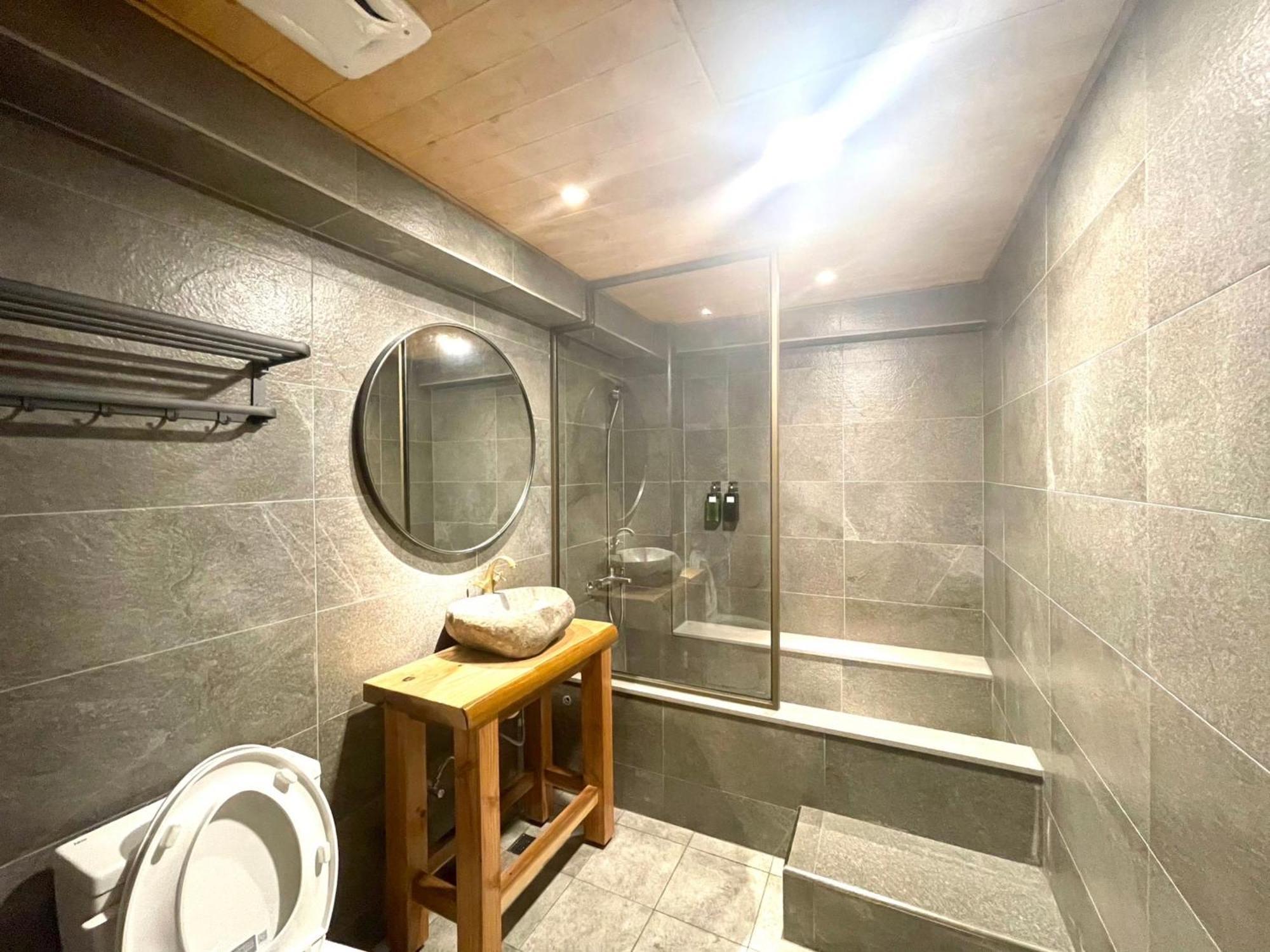 Awaken travellers Inn Tainan Buitenkant foto