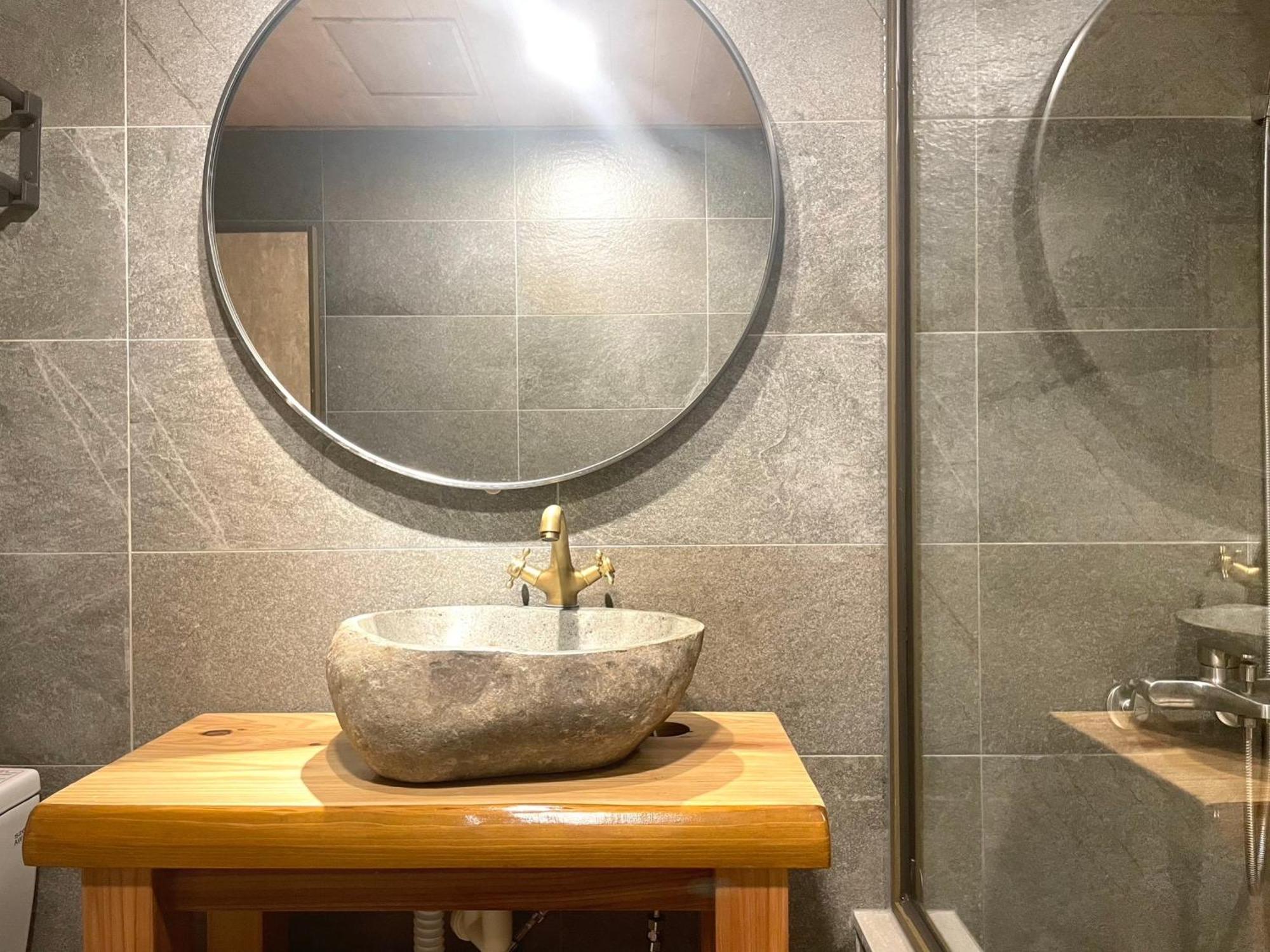 Awaken travellers Inn Tainan Buitenkant foto