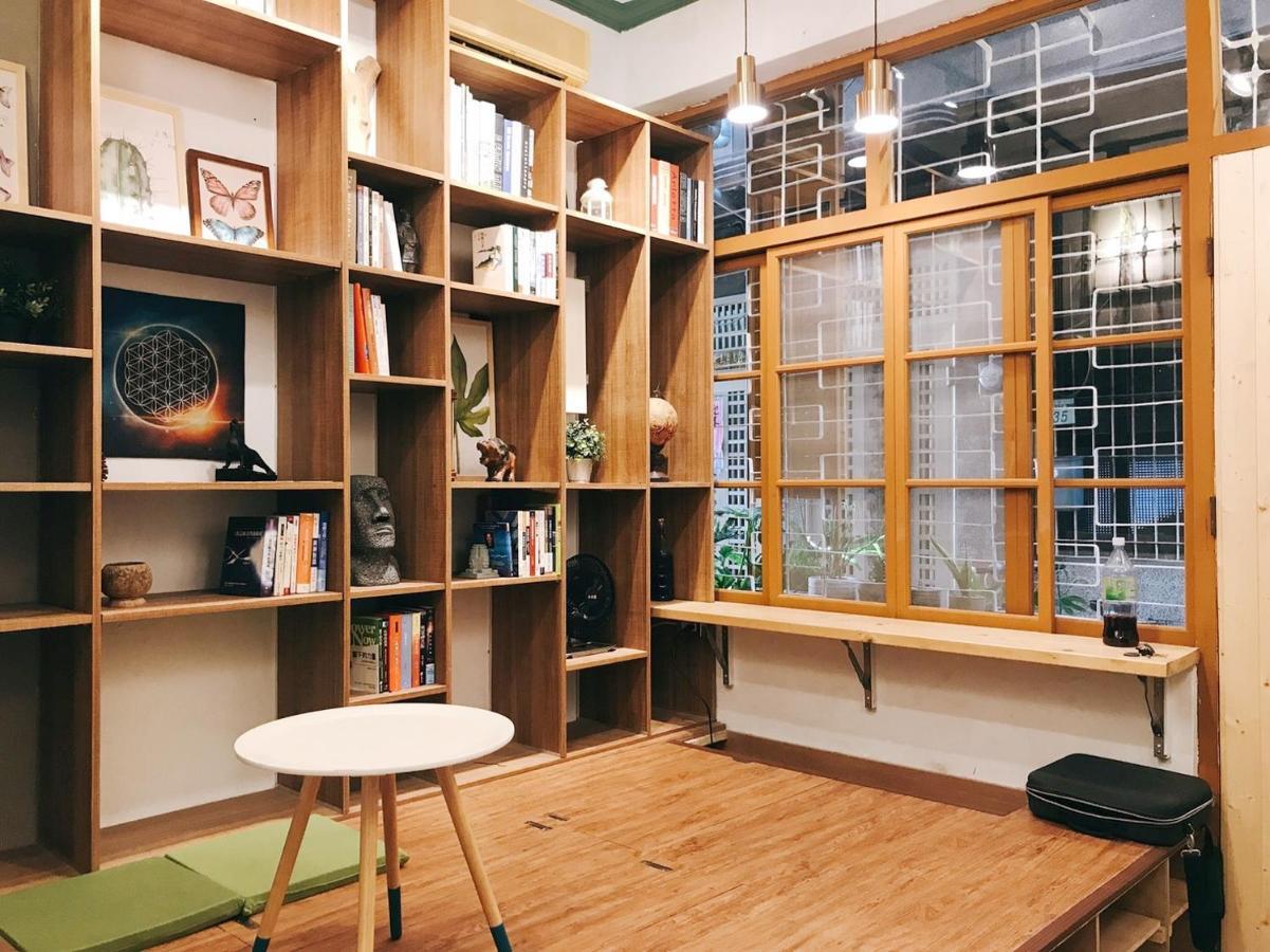 Awaken travellers Inn Tainan Buitenkant foto