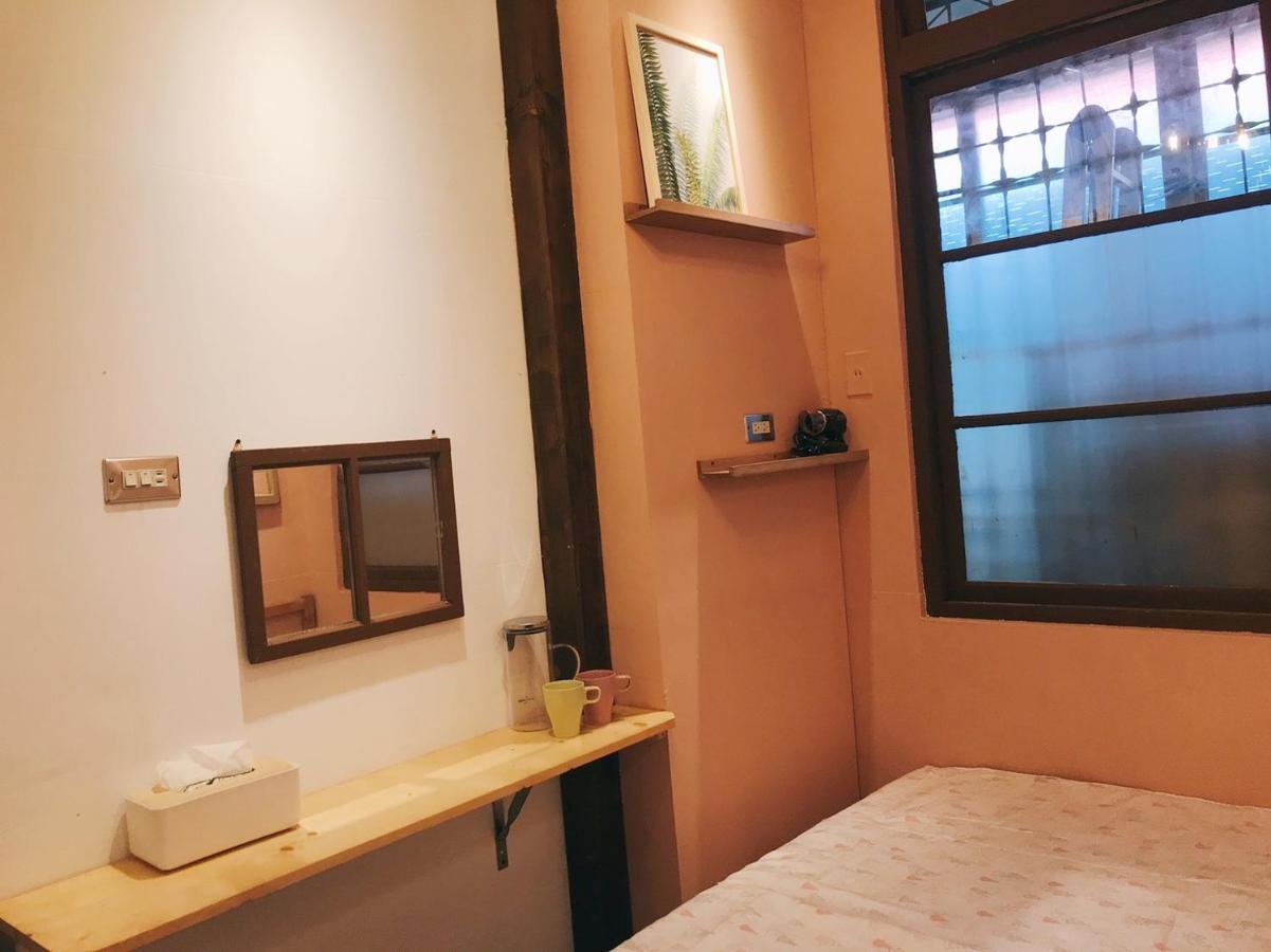 Awaken travellers Inn Tainan Buitenkant foto